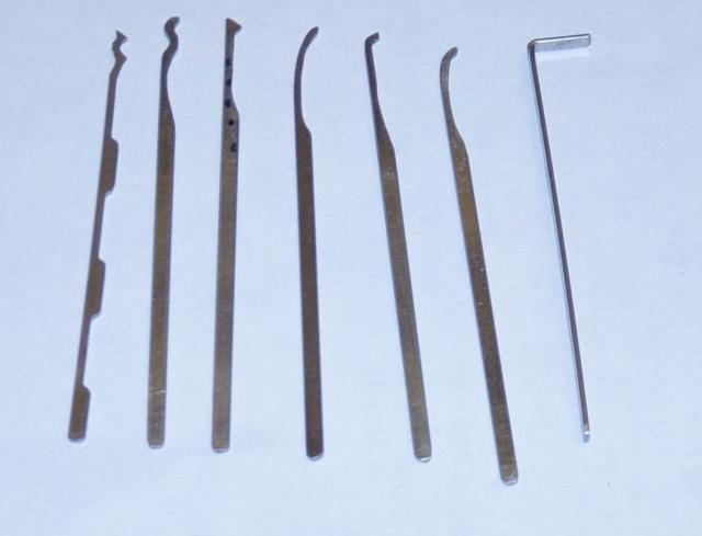 Hmm.. what are these for? Hmm.. what are these for?